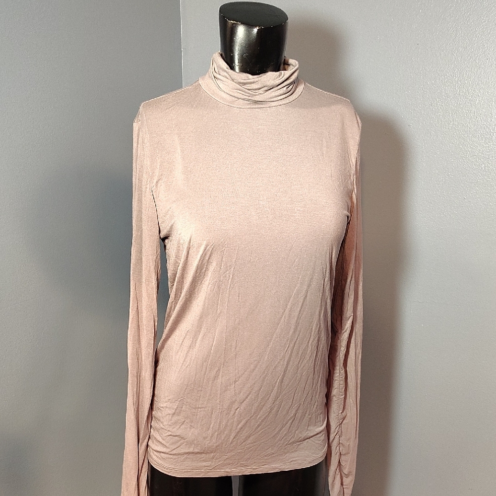 Elegant Long Sleeve Turtleneck Top - Soft Pink
